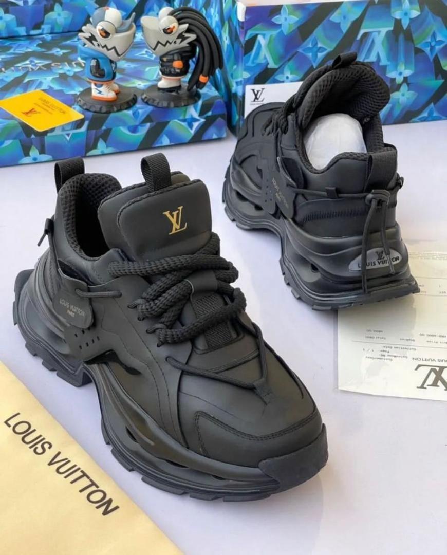 Louis Vuitton Sneakers 02